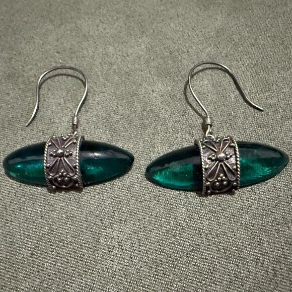 STERLING SILVER GREEN GLASS BALI DROP EARRINGS - Picture 11 of 17